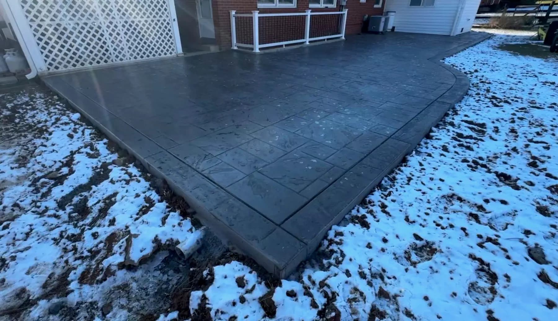 16x20 Trex Composite Deck with Drink Rail, Picture Frame & Deck Lighting – Culpeper, VA